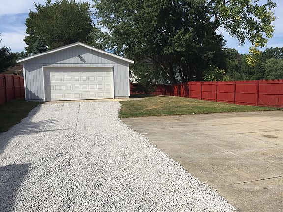 4th image of 2351 Eastwood Ave