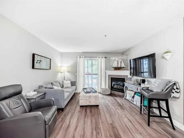 1811 W 34th Ave SW #205, Calgary, AB T2T 2B9