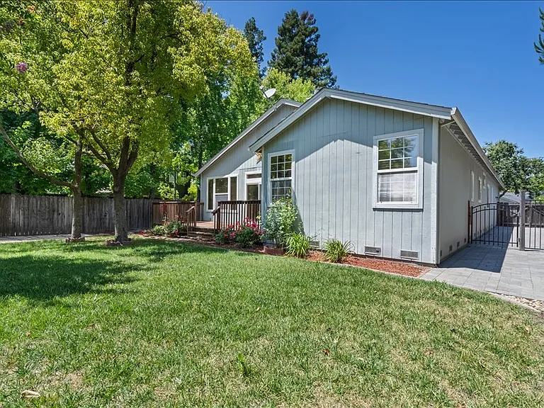 9759 Dawn Way — Photo 21