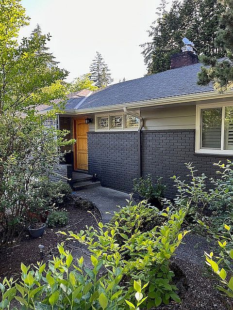 2nd image of 4413 SW 34th Ave