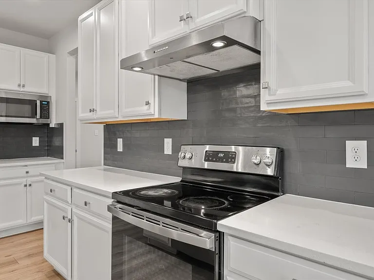 14212 Botsford Ave — Photo 19