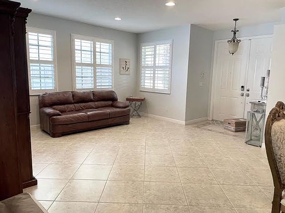 3rd image of 1408 Briar Oak Dr