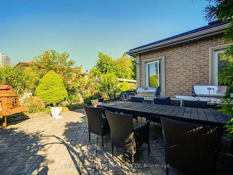 8 Patrick Blvd — Photo 30