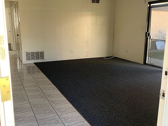 4th image of 3356 Columbia Dr