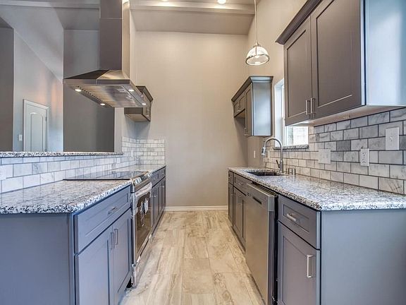 3rd image of 3601 Mosswood Dr