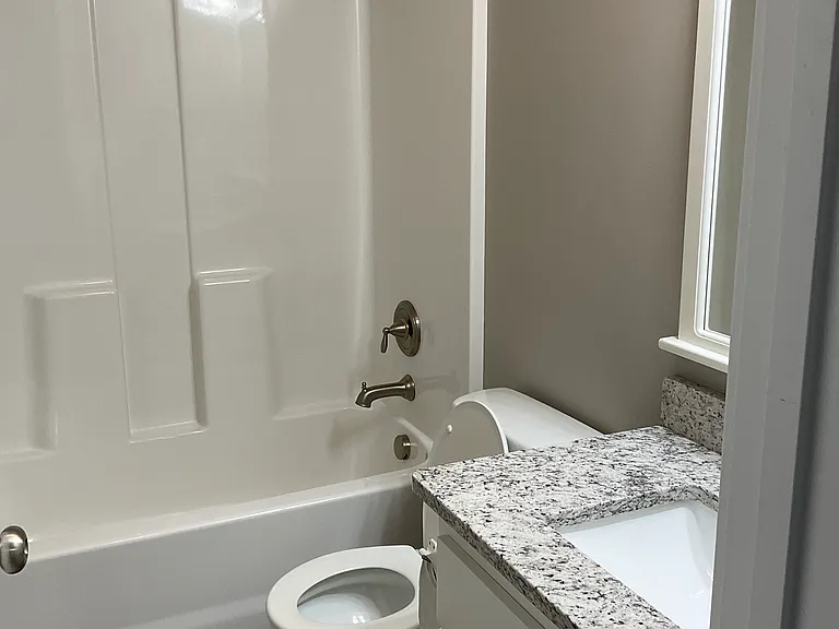 633 Lincoln St — Photo 7