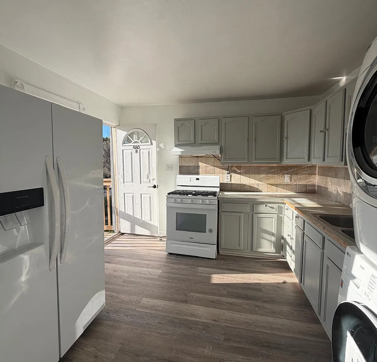 3 bed, 1250 sqft, $1,400 — Photo 4