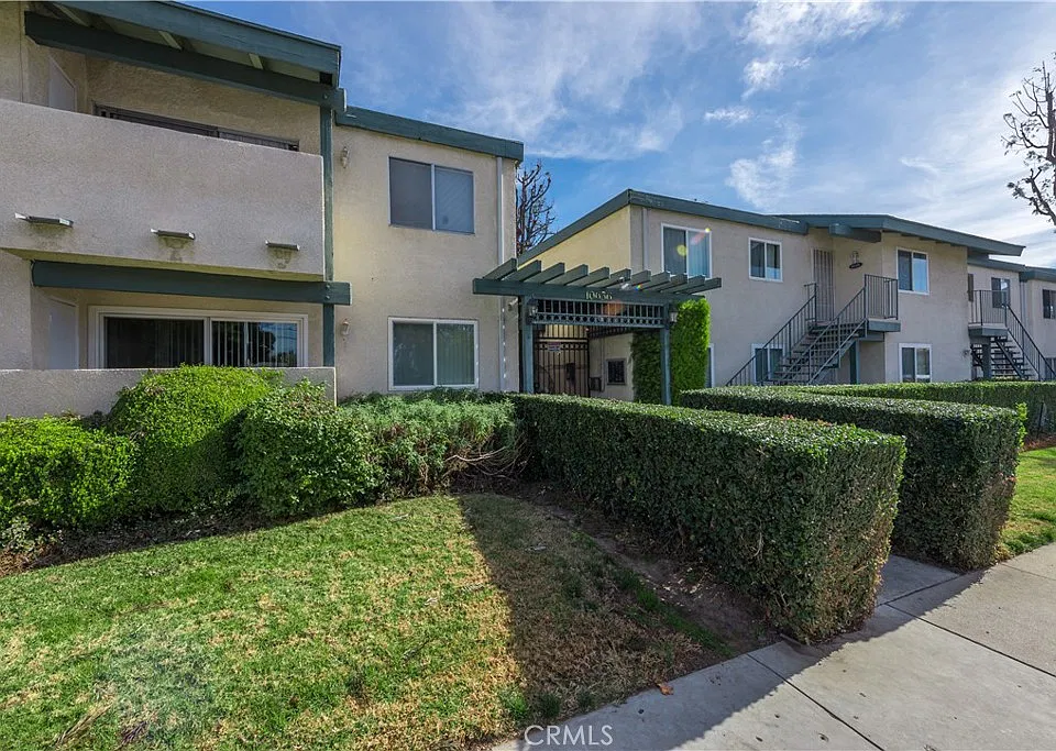 10636 Woodley Ave #83