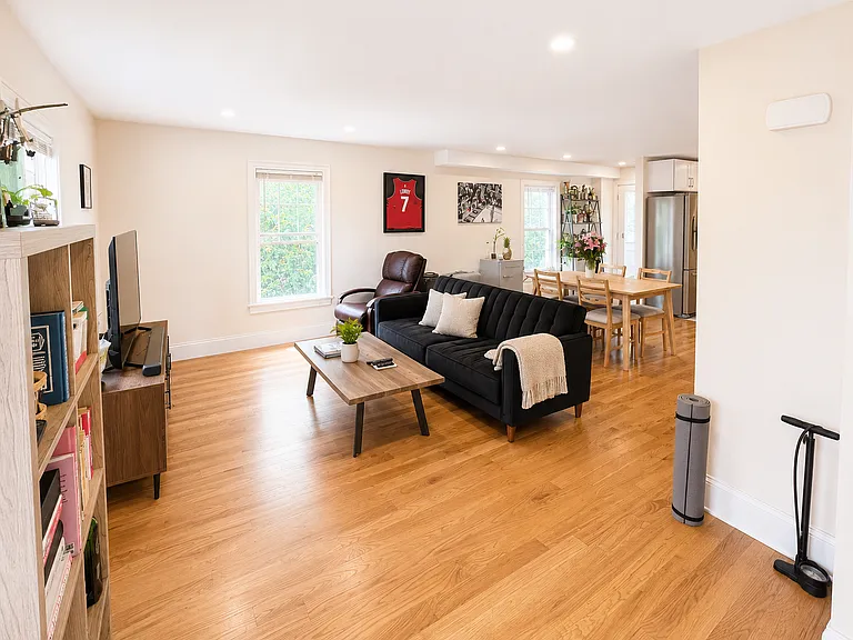 23 Higgins St #2 — Photo 3