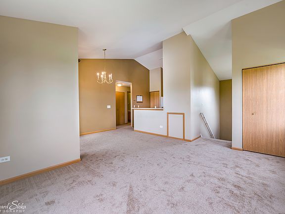 4th image of 231 Silverstone Dr #231