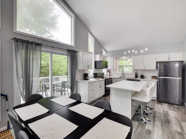 4167 Brook Ct, Tobyhanna, PA 18466