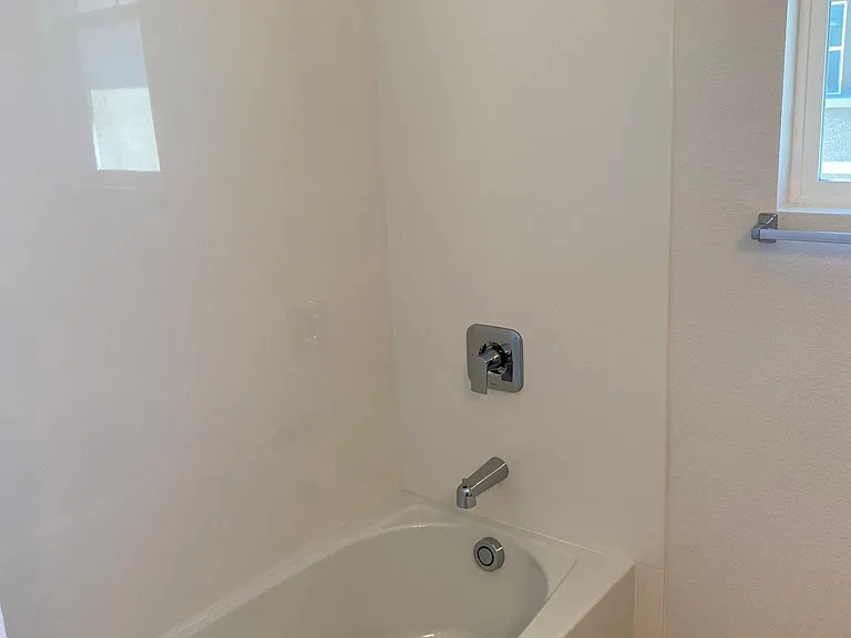 801 Verdant Ln — Photo 8