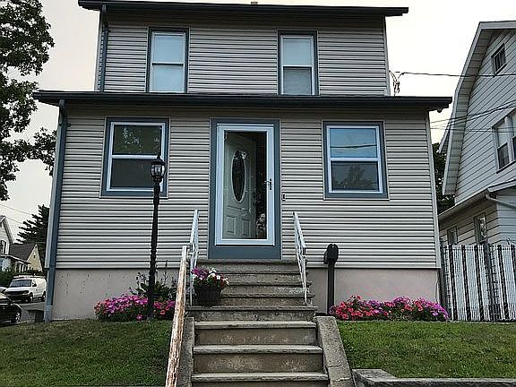 3rd image of 479 De Witt Ave