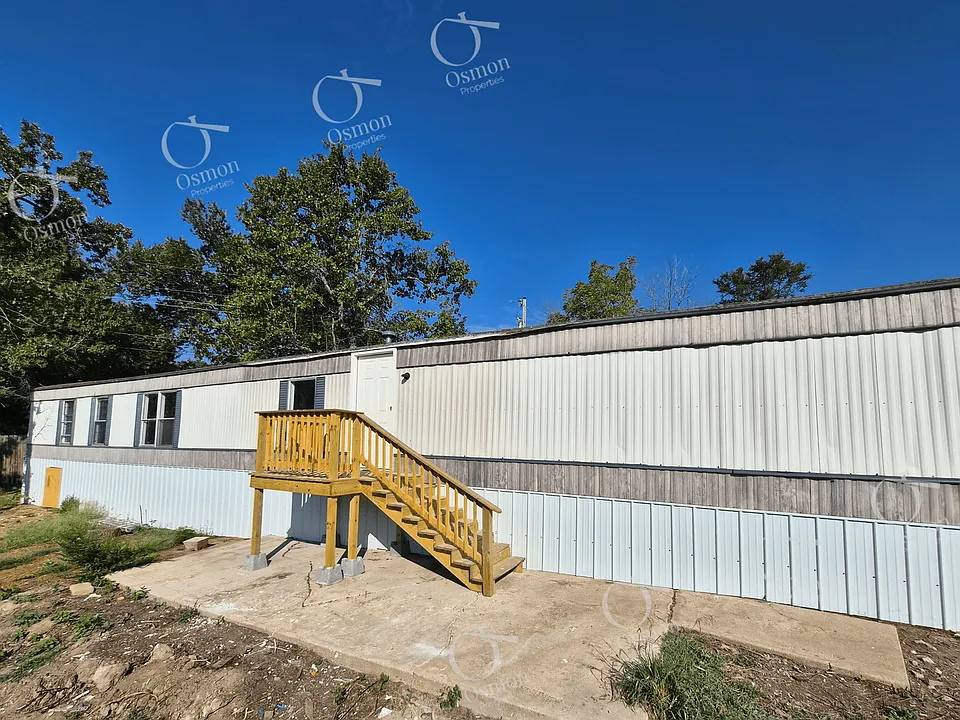 2058 Highway 5 S