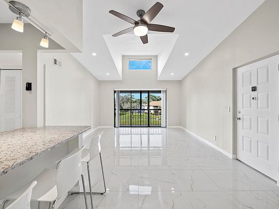 4th image of 616 Sea Pine Way #H3
