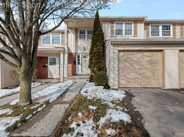 1719 Brentwood Dr, Troy, MI 48098