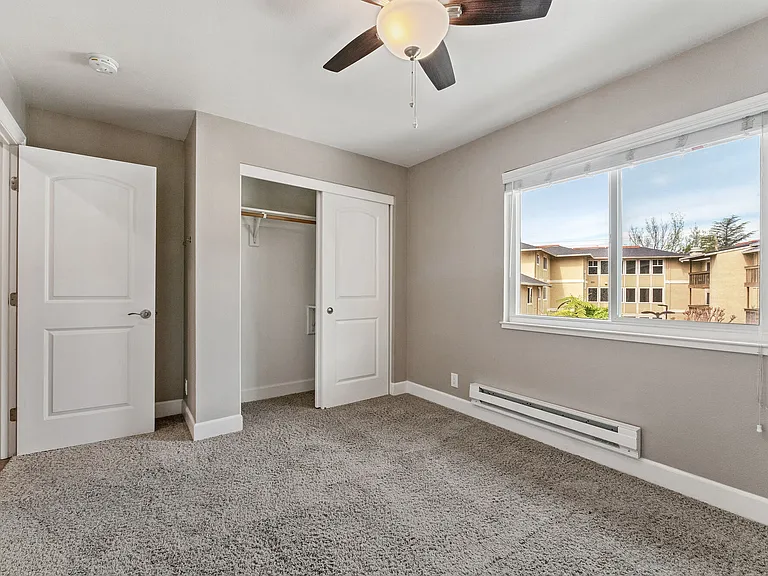 Vista Creek Apartments — Photo 40