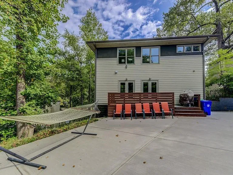 1758 Beacon Hill Blvd NE — Photo 10