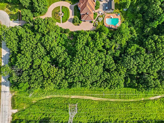 5th image of 1365 Gordon Ln