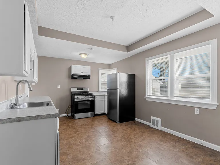 5482 Morgan St — Photo 7