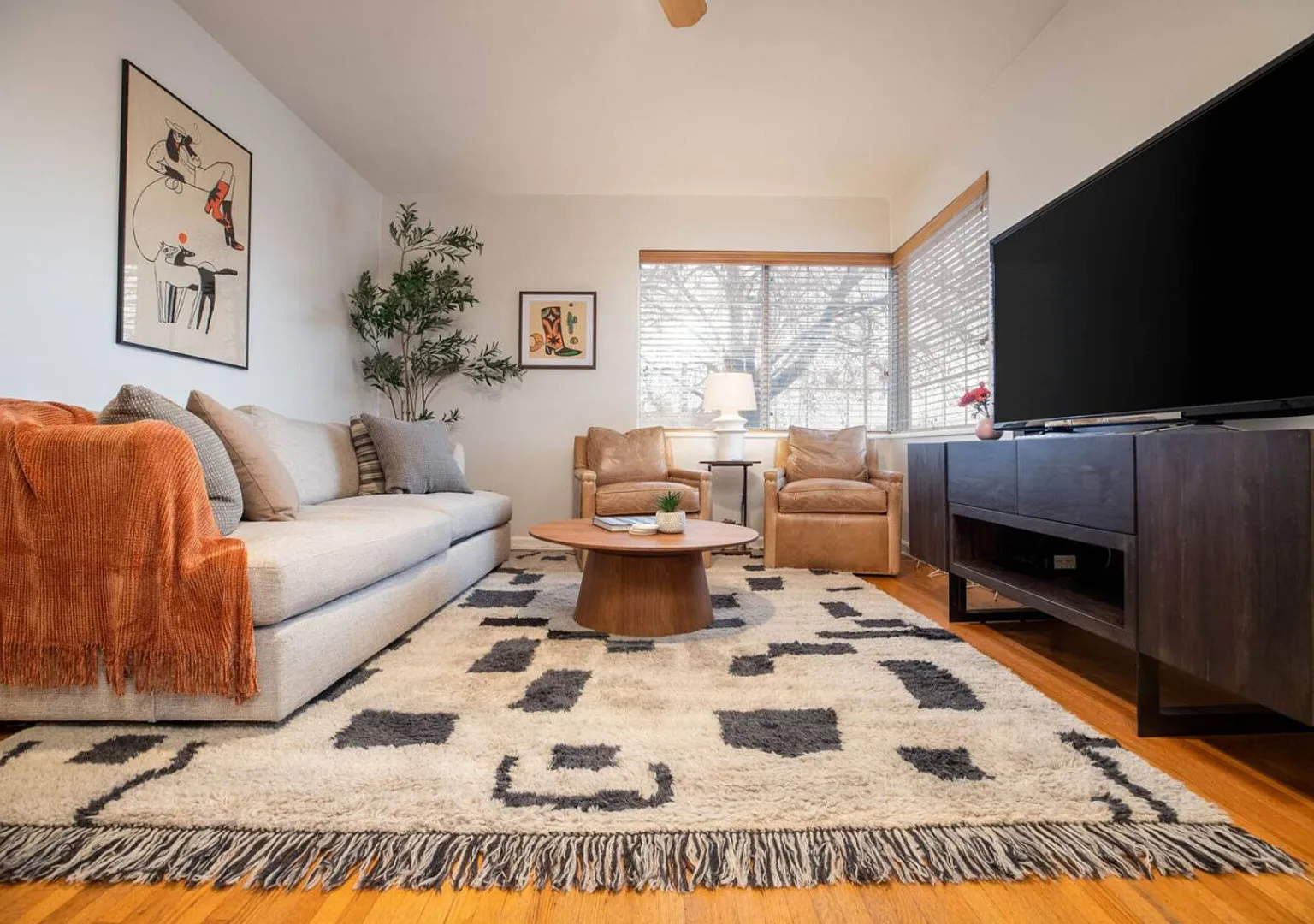 Sugar House Basecamp - 30 Minutes to Ski Resorts! — Photo 1