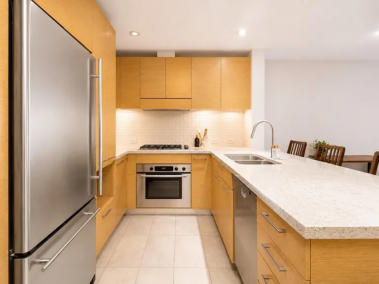 6015 Iona Dr #107 — Photo 9