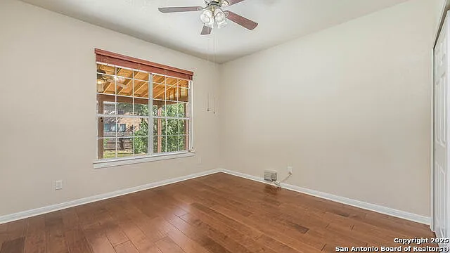 4511 Fern Hl — Photo 2