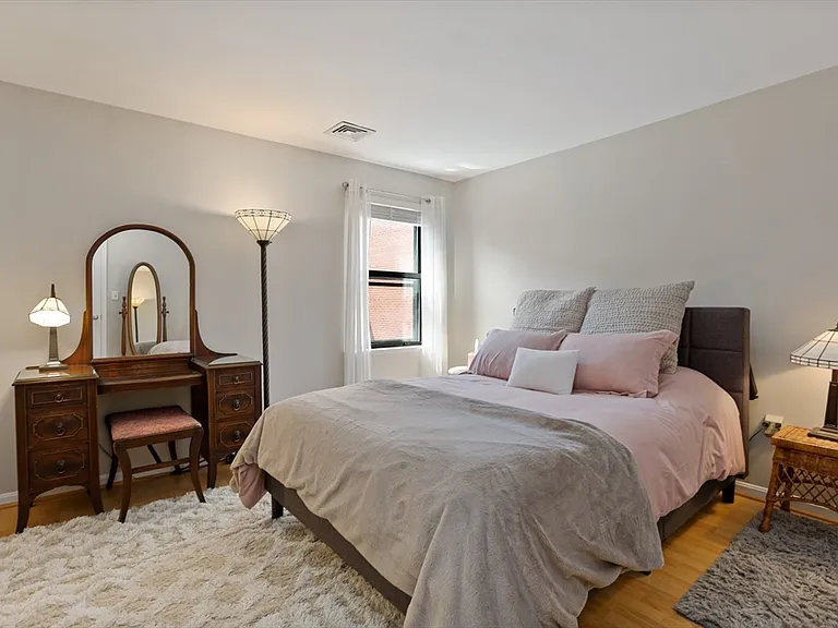 20 Central St #306 — Photo 14