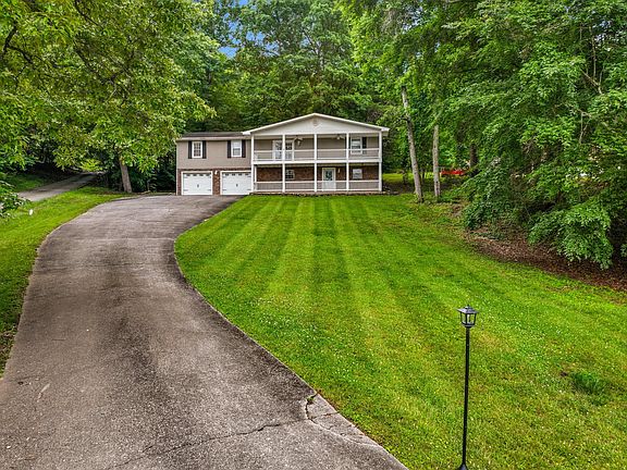 2nd image of 1302 Irwin Dr
