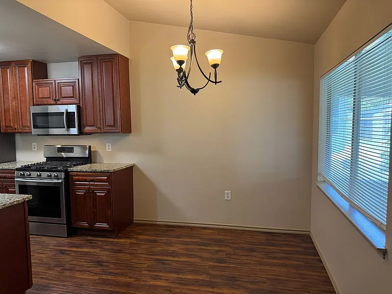 8214 Spring Town St — Photo 5