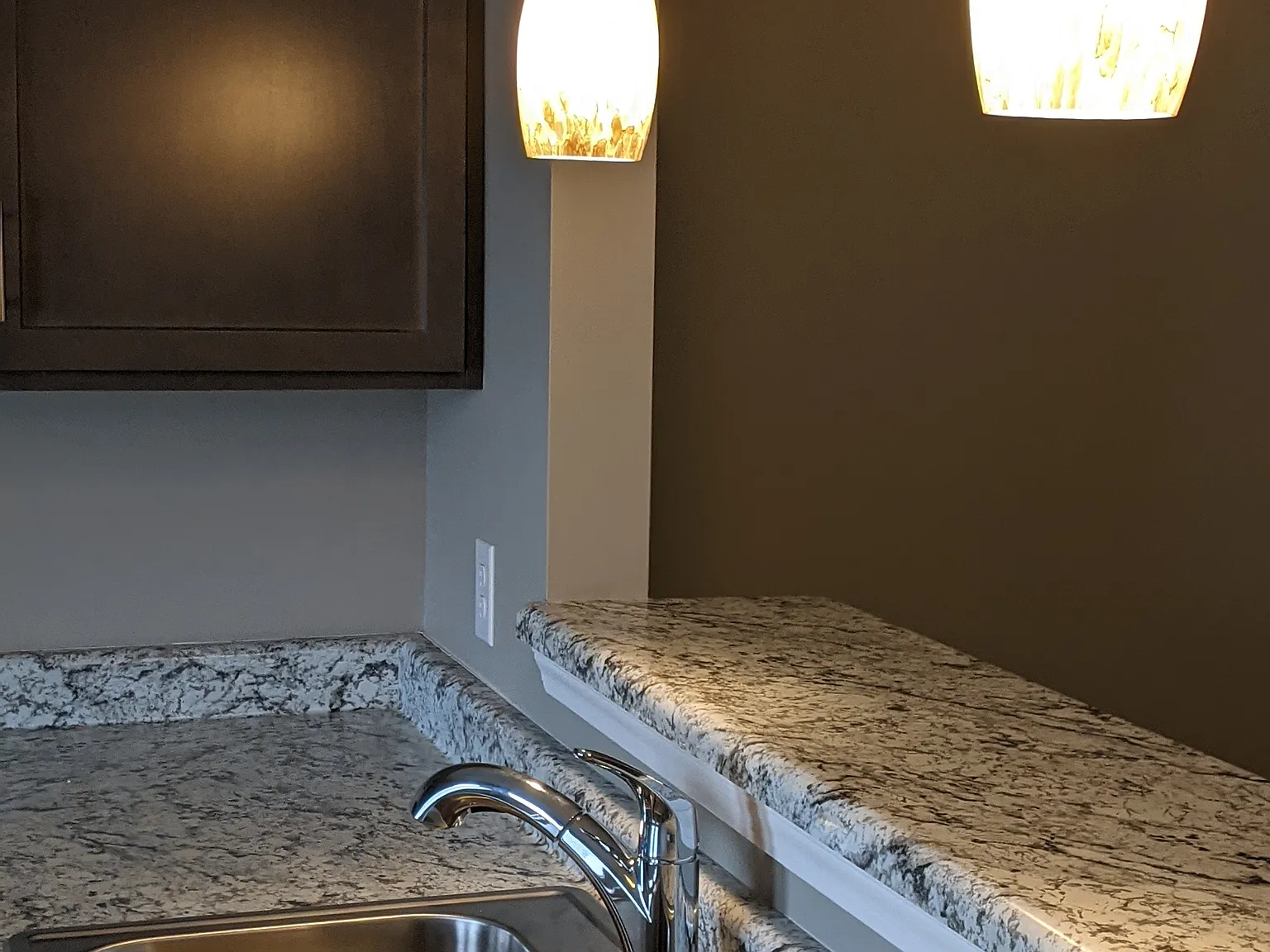 River Pointe Apartments - 12515-201 — Photo 2