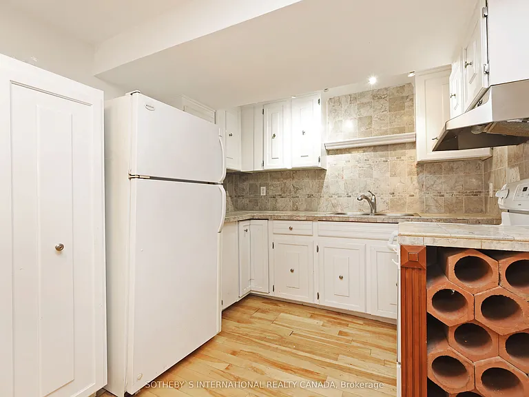 212 Glebemount Ave #LOWER — Photo 10