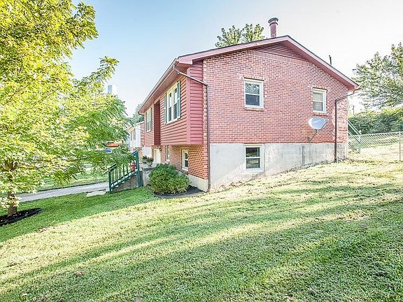 2nd image of 111 Springside Ct