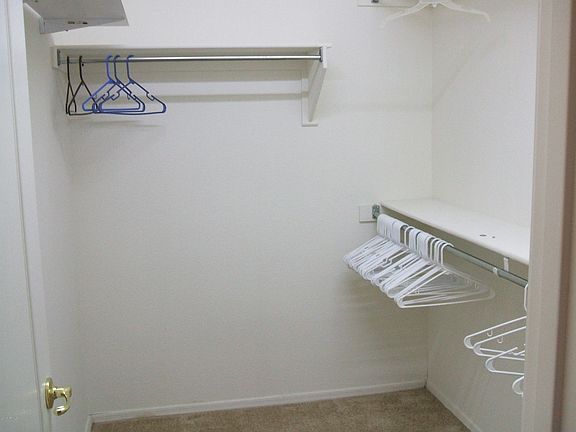 4th image of 1396 E Augusta Ave
