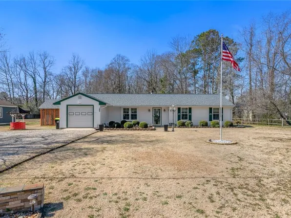 109 Cannon Dr, Carrollton, VA 23314