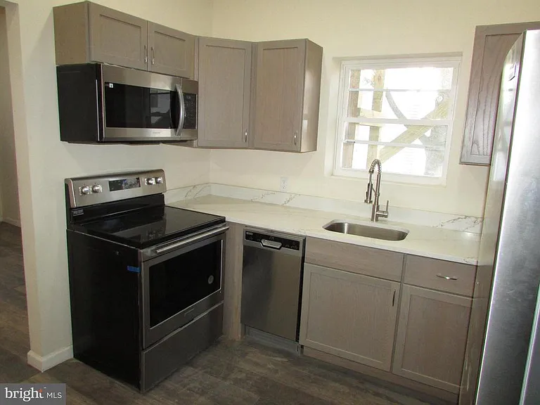 20 Pine St — Photo 4