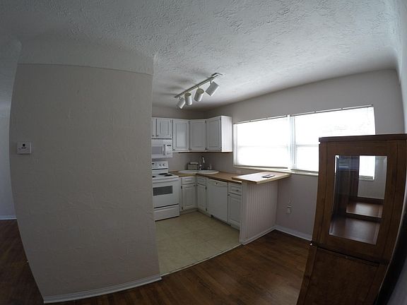 3rd image of 4500 Yardley Ave N