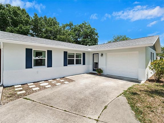 4th image of 729 Wood Ln