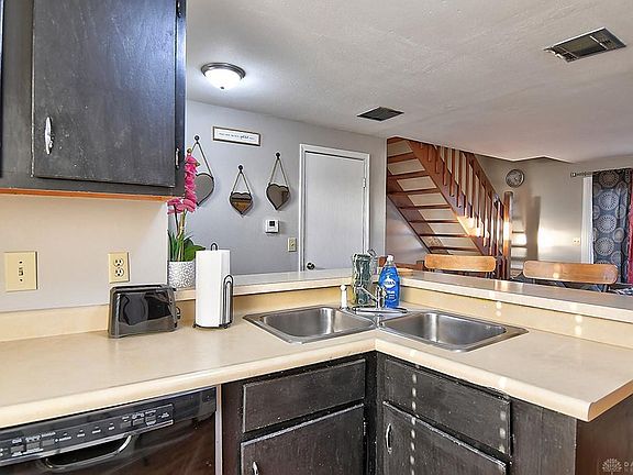 5th image of 8402 Woodgrove Ct