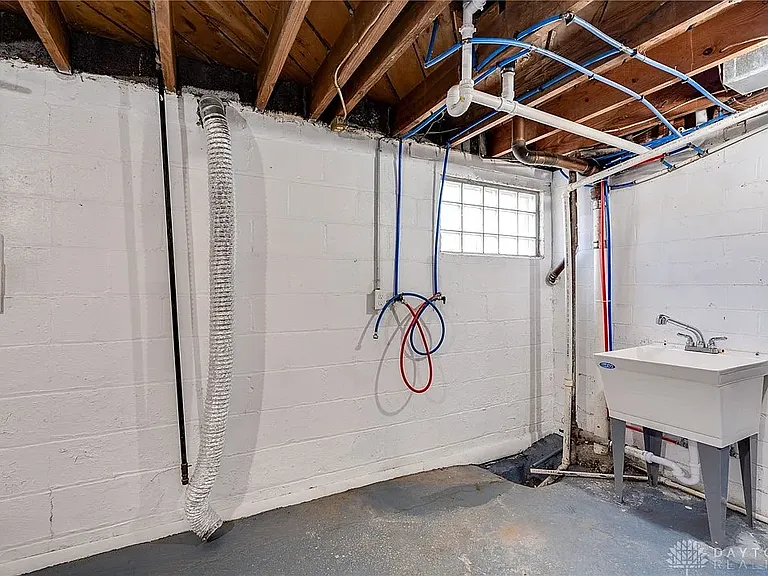 3001 Delaine Ave — Photo 15