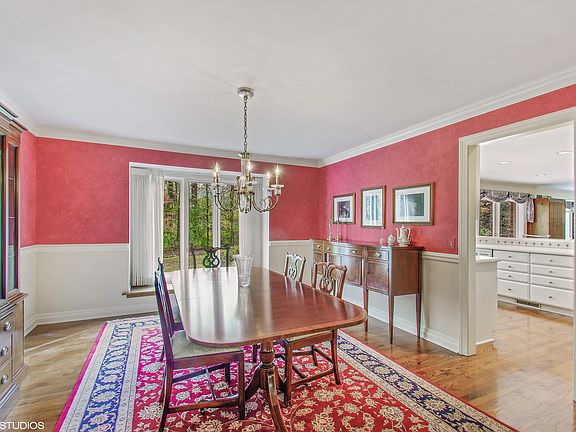 5th image of 201 Dover Cir