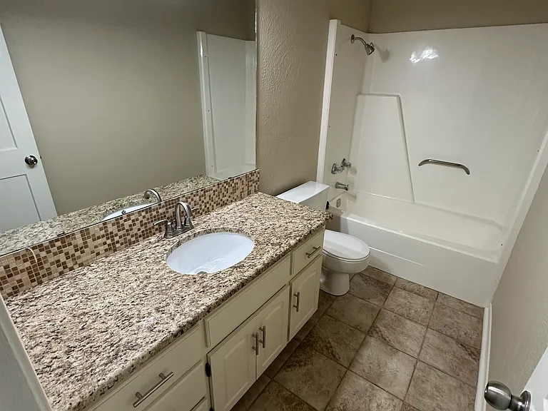 2211 Stagecoach Trl — Photo 8