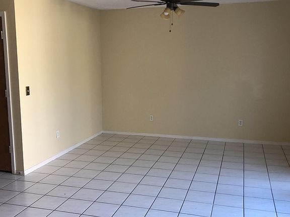 Family Room (1)