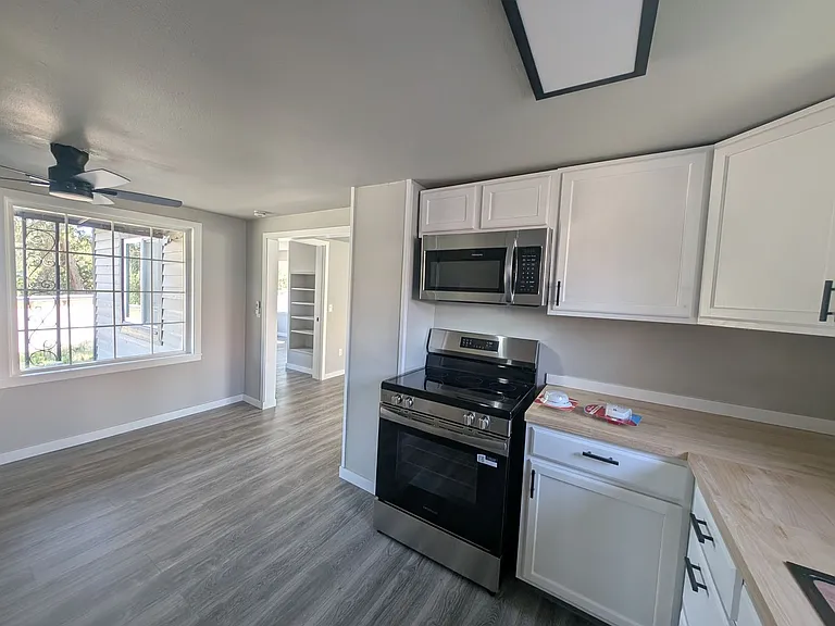 518 S Scott Ave — Photo 9
