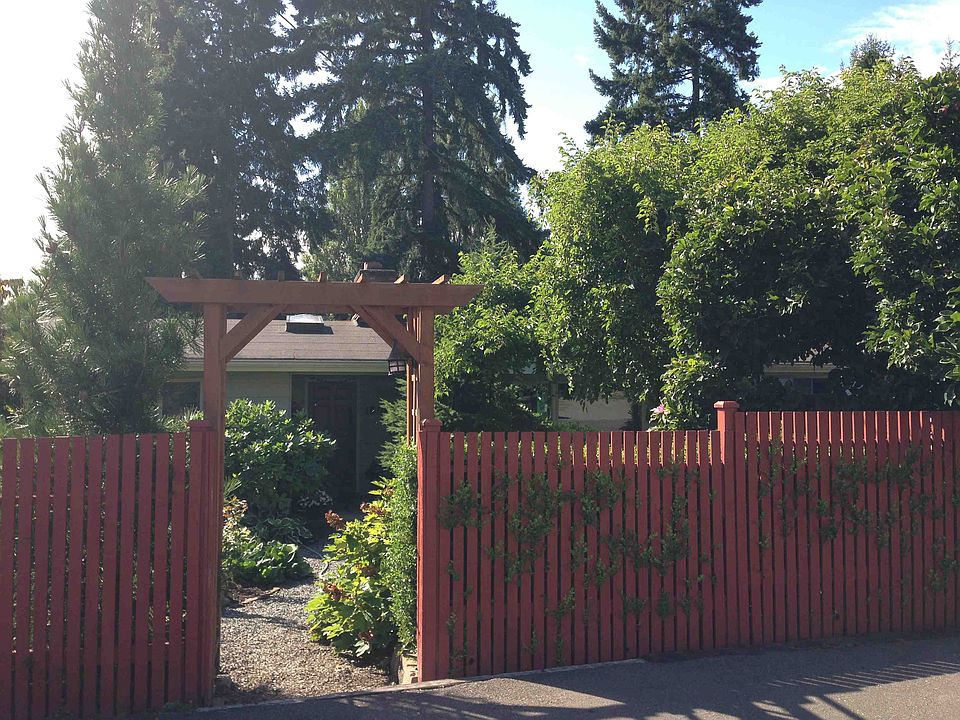1st image of 10015 46th Ave NE