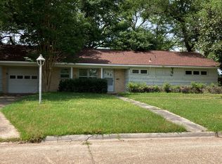2415 McKee Dr, Orange, TX 77630