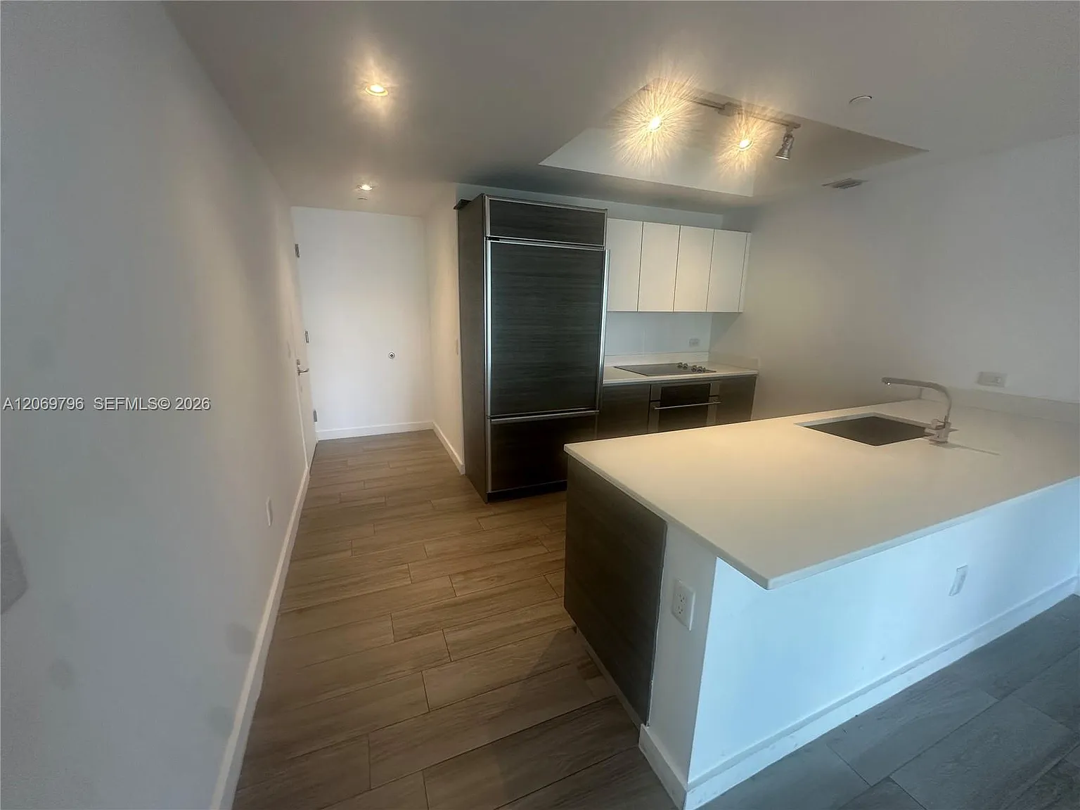 1100 Millecento Residence — Photo 3