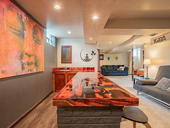 Finished basement with wet bar