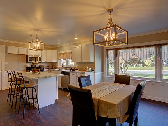 4th image of 464 Donegal Springs Rd