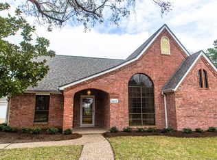 1605 White Wing Cir, Friendswood, TX 77546